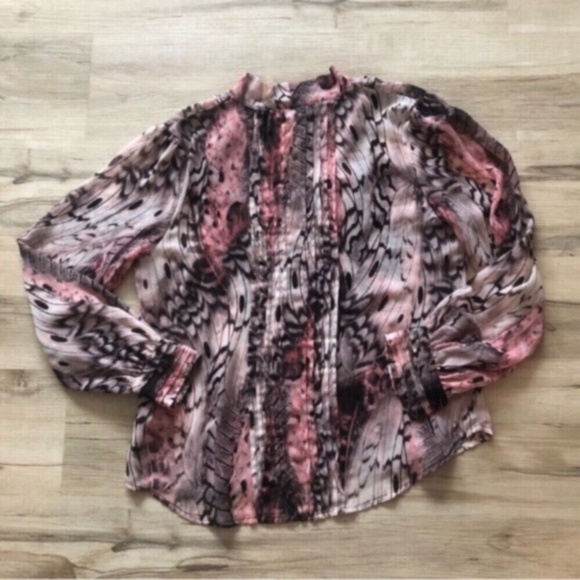 Jennifer Lopez Feather Print Blouse in Pink and Black - Picture 3 of 8